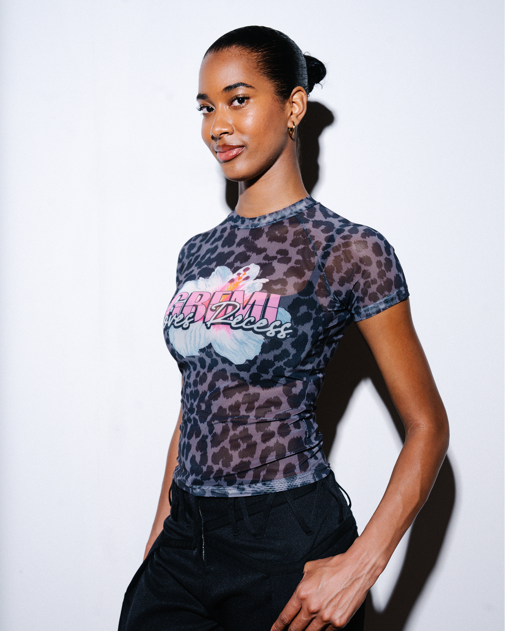 GBEMI LOVES RECESS MESH TOP [BLACK]